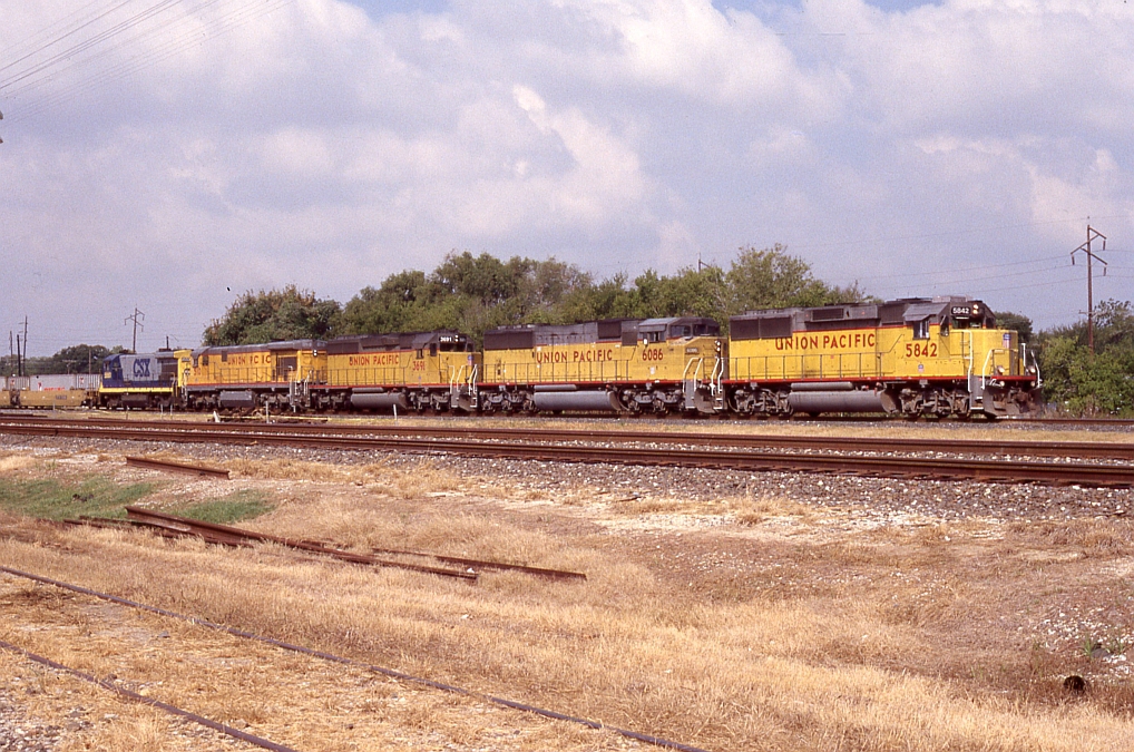 UP EB intermodal lead by an ex SP